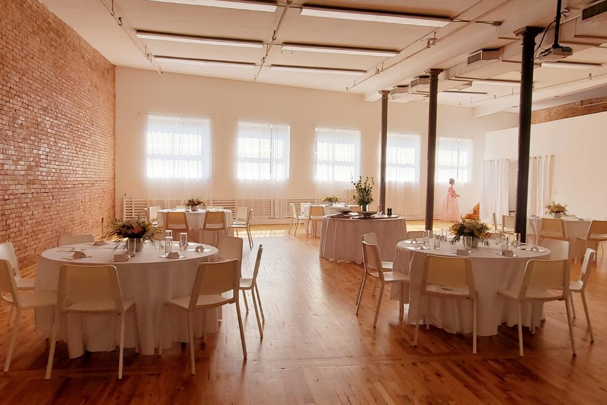 Exposed Brick Loft is Pop-Up Event Space with Rooftop is raw space that is perfect for productions, photoshoots, Mitzvahs, weddings, runway shows, corporate events and more. Near Union Square