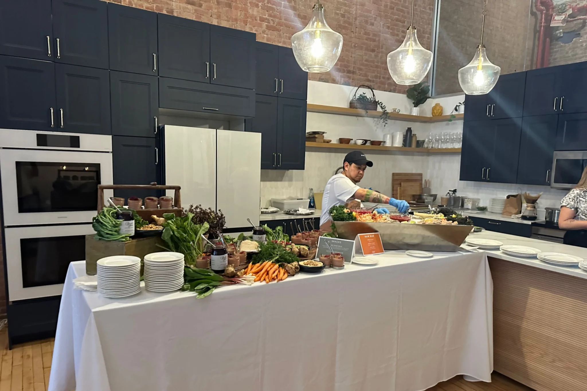 Daylight Brick Loft with Chef's Kitchen - Event Spaces New York