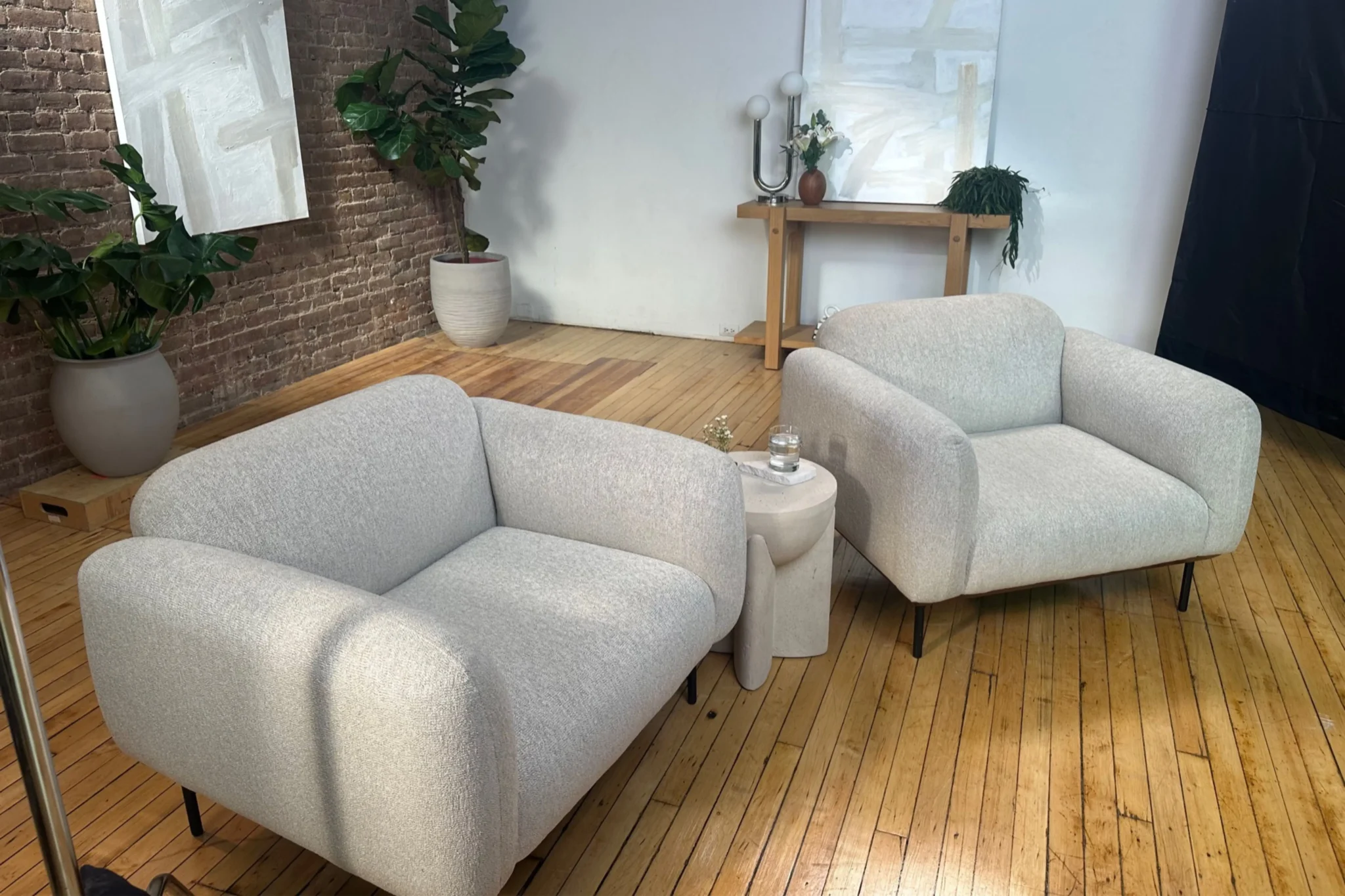Daylight Brick Loft with Chef's Kitchen - Event Spaces New York