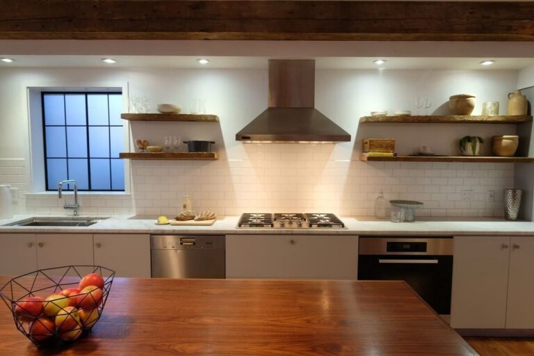 Corporate Event Space is an elegant 4,000 sq. ft. Daylight Studio with 14-foot ceilings, 16 east and south facing windows, and 2 working kitchens. The event space rental is perfect for film and photo shoots, corporate and culinary events, private parties marriages and more.