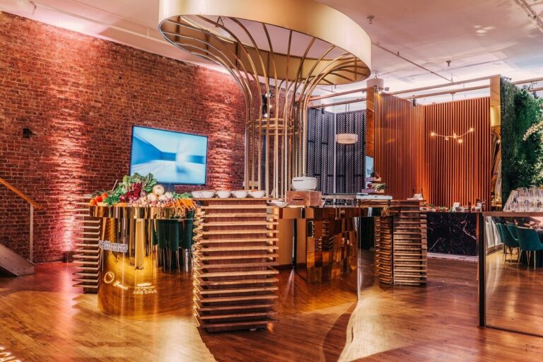 Corporate Event Space is an elegant 4,000 sq. ft. Daylight Studio with 14-foot ceilings, 16 east and south facing windows, and 2 working kitchens. The event space rental is perfect for film and photo shoots, corporate and culinary events, private parties marriages and more.