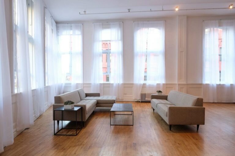 Corporate Event Space is an elegant 4,000 sq. ft. Daylight Studio with 14-foot ceilings, 16 east and south facing windows, and 2 working kitchens. The event space rental is perfect for film and photo shoots, corporate and culinary events, private parties marriages and more.