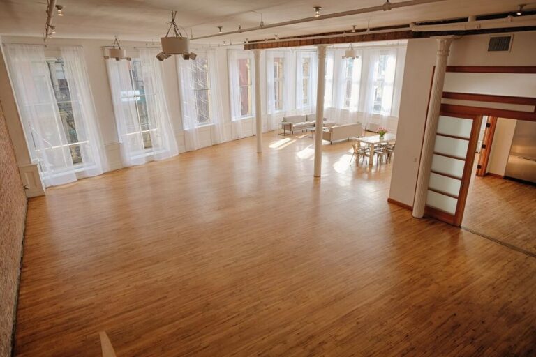 Corporate Event Space is an elegant 4,000 sq. ft. Daylight Studio with 14-foot ceilings, 16 east and south facing windows, and 2 working kitchens. The event space rental is perfect for film and photo shoots, corporate and culinary events, private parties marriages and more.
