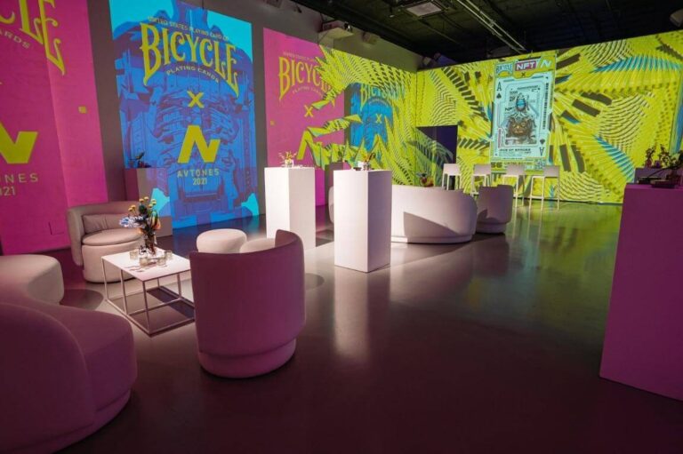 Immersive-Projector Event Space