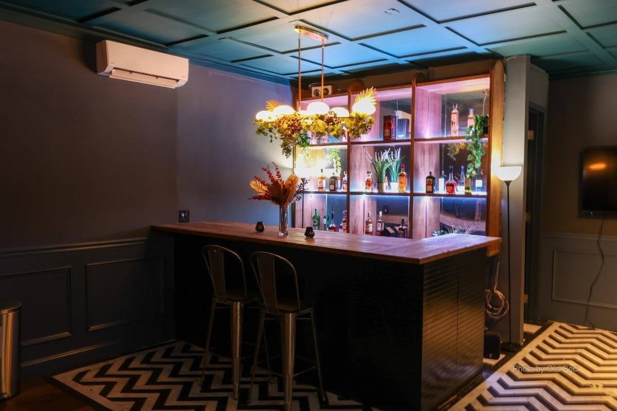 Bar with Private Room