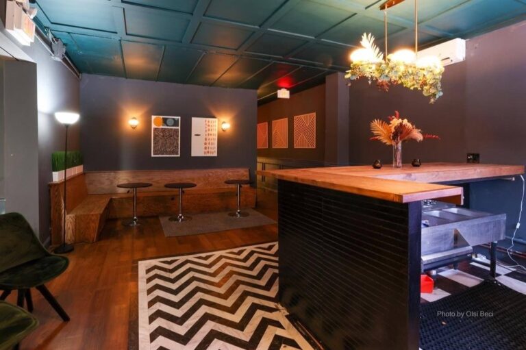 Bar with Private Room