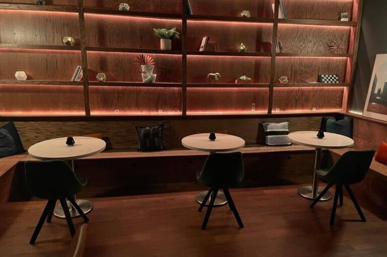 Bar with Private Room