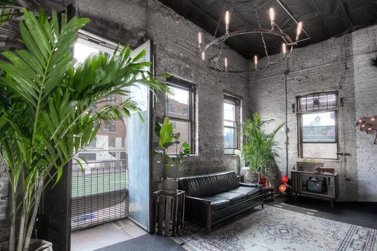 Vintage Loft with Roof Deck