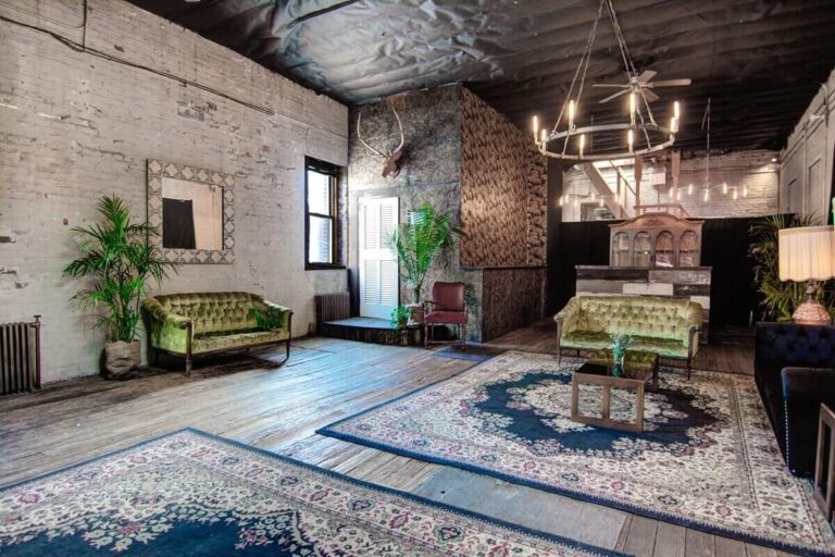 Vintage Loft with Roof Deck