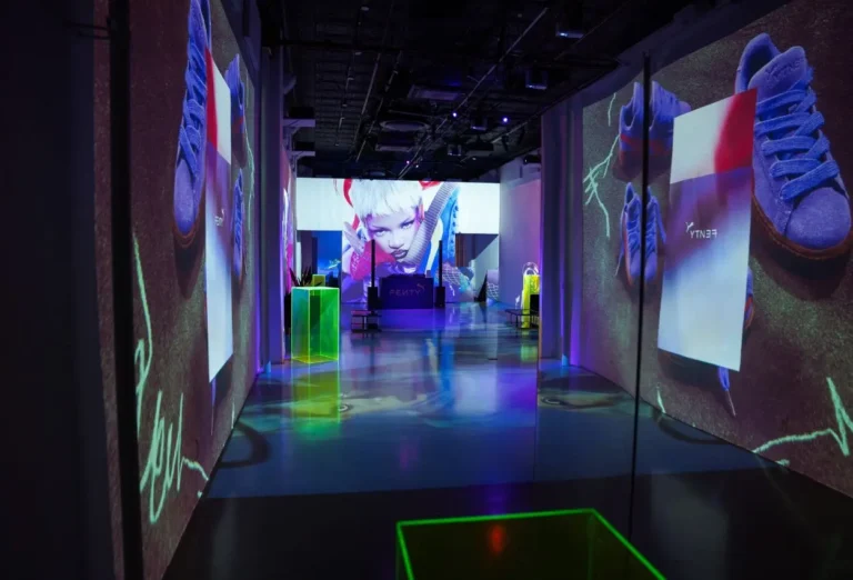 Immersive-Projector Event Space