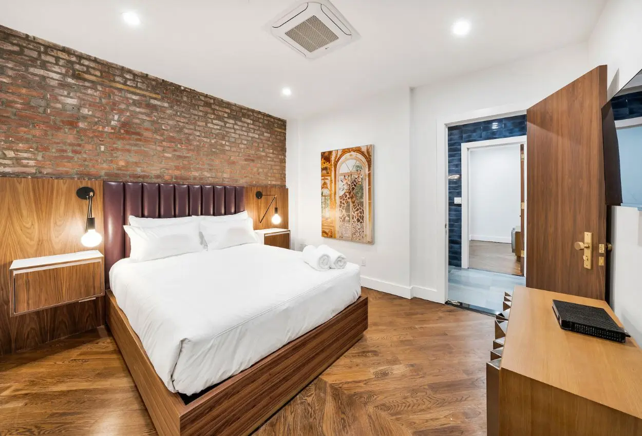 Renovated Carriage House With Rooftop - Event Spaces New York